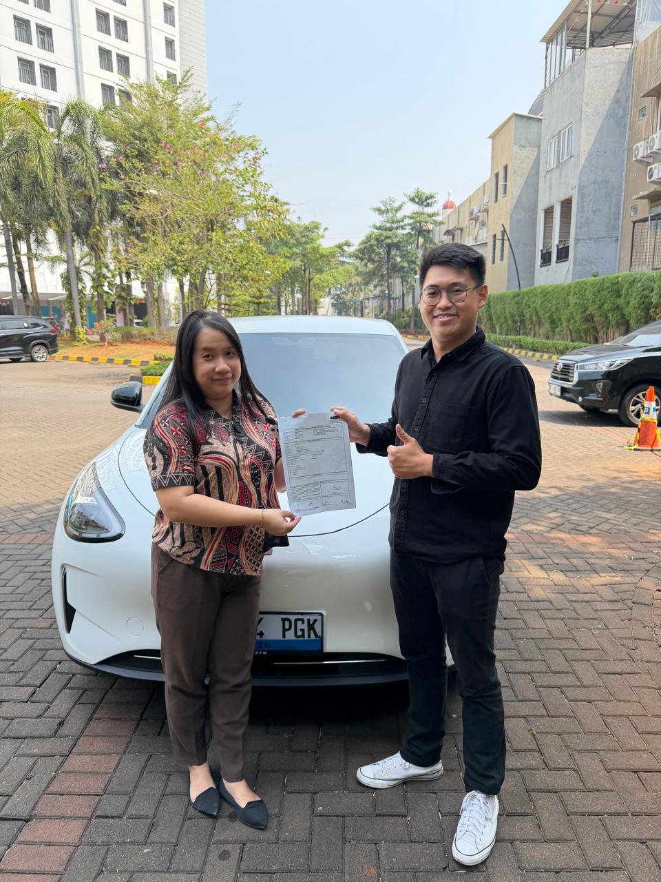 Momen Serah Terima Unit Geely BSD