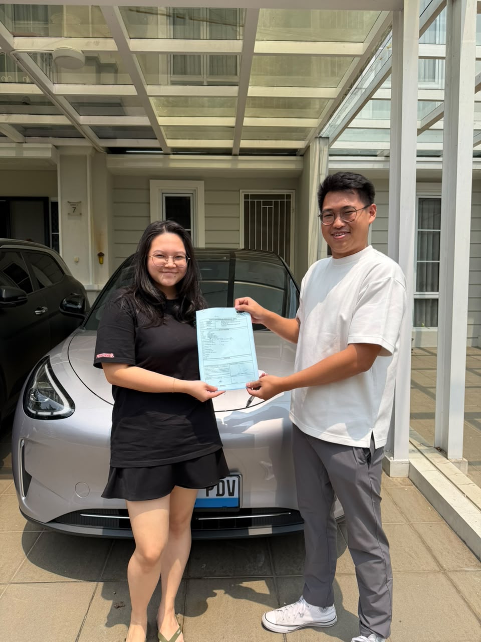 Momen Serah Terima Unit Geely BSD